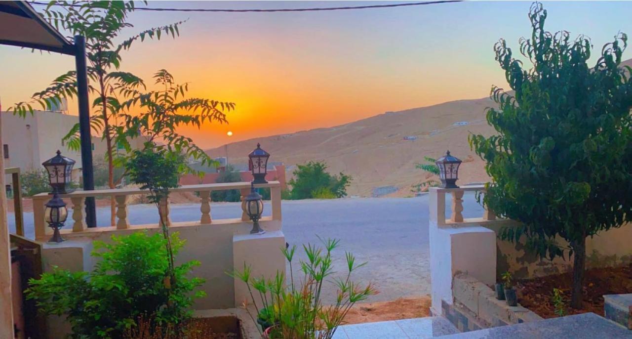 Petra Rose Apartment Wadi Musa Exteriör bild
