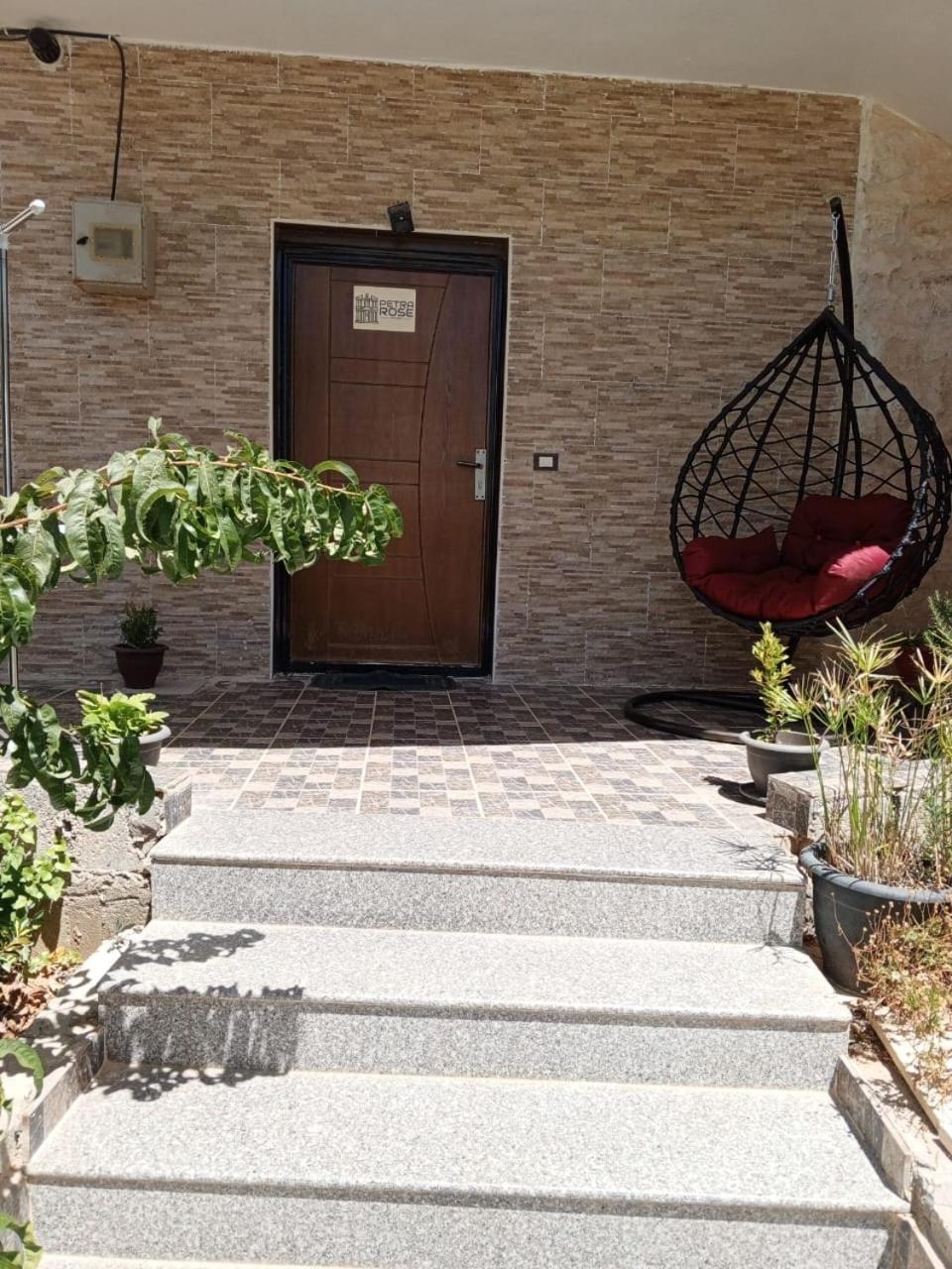 Petra Rose Apartment Wadi Musa Exteriör bild