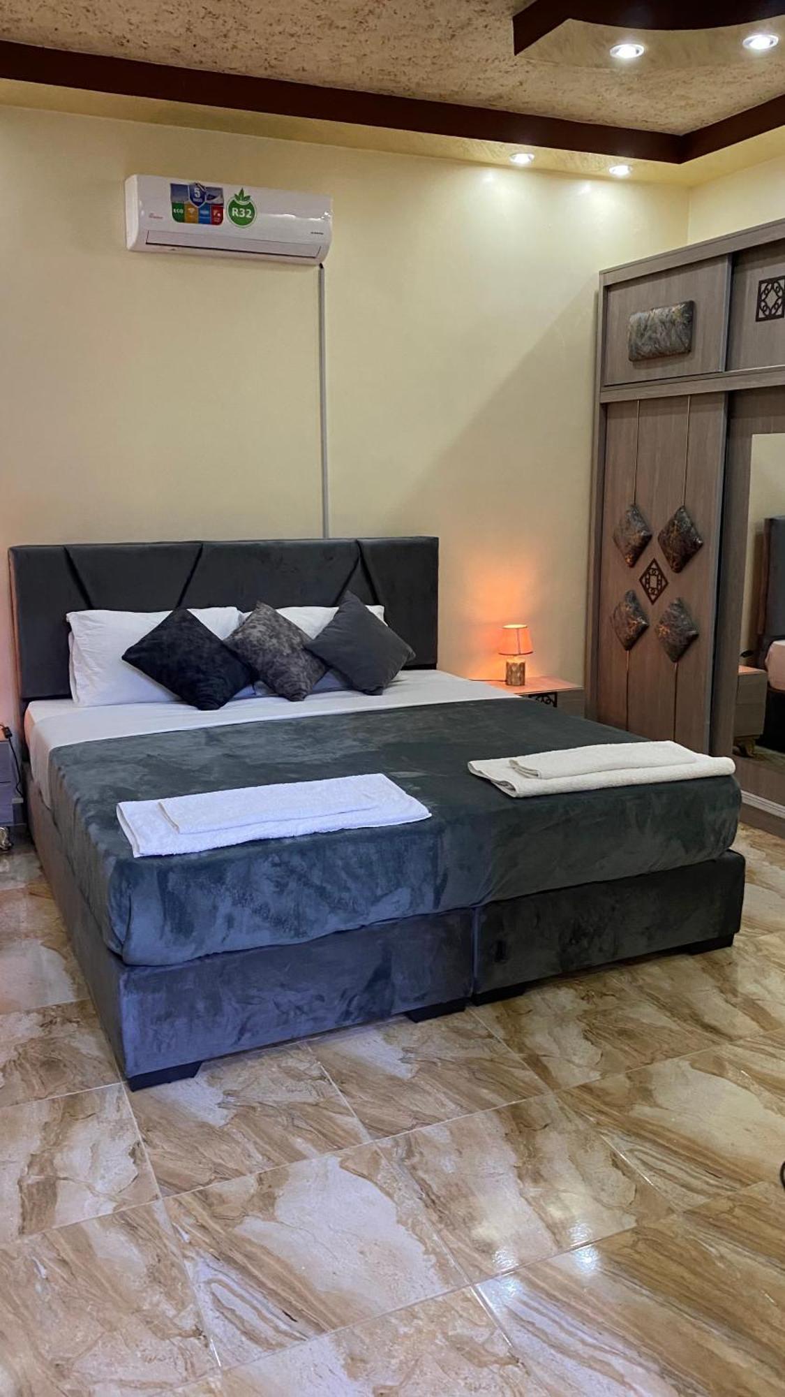 Petra Rose Apartment Wadi Musa Exteriör bild